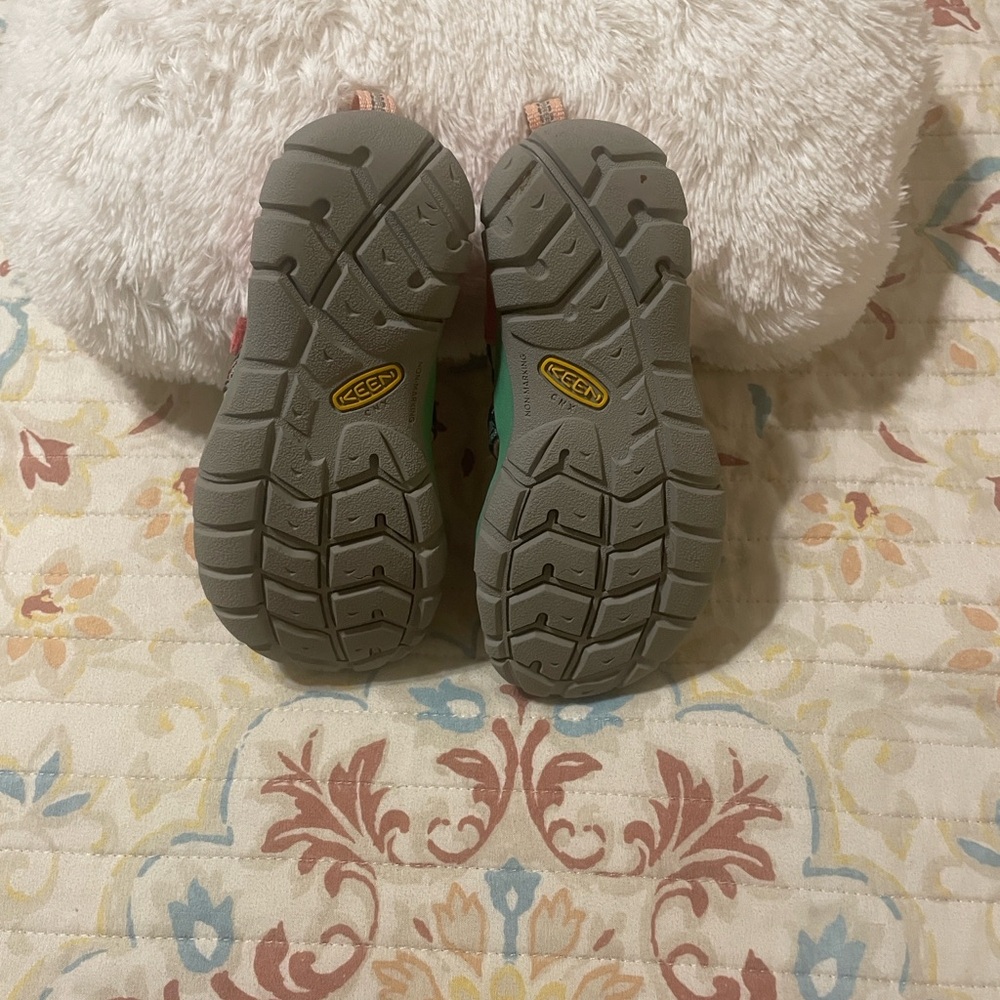 Keen Kids Rose and Peach Pearl Seacamp Sandals - Picture 4 of 9